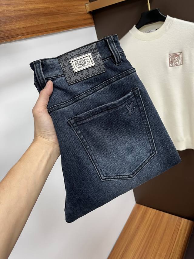 Lv 2025 Autumn New Arrival European Style Men's Business Casual Jeans. When busi