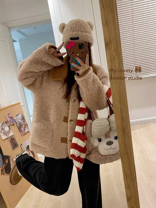 High-end reversible This Maillard-colored lamb wool coat is so warm! The revers