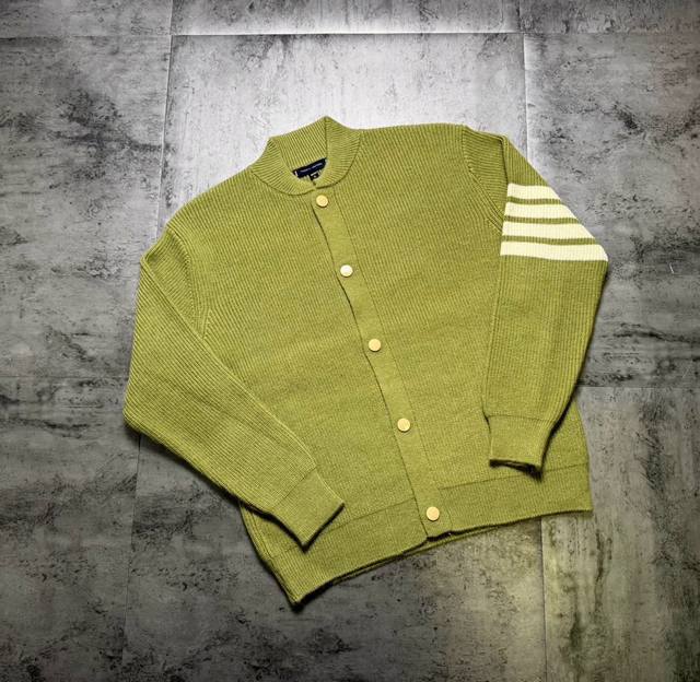 Tommy Collaboration Limited Edition Couple Thick Knit Sweater Ultra-high density