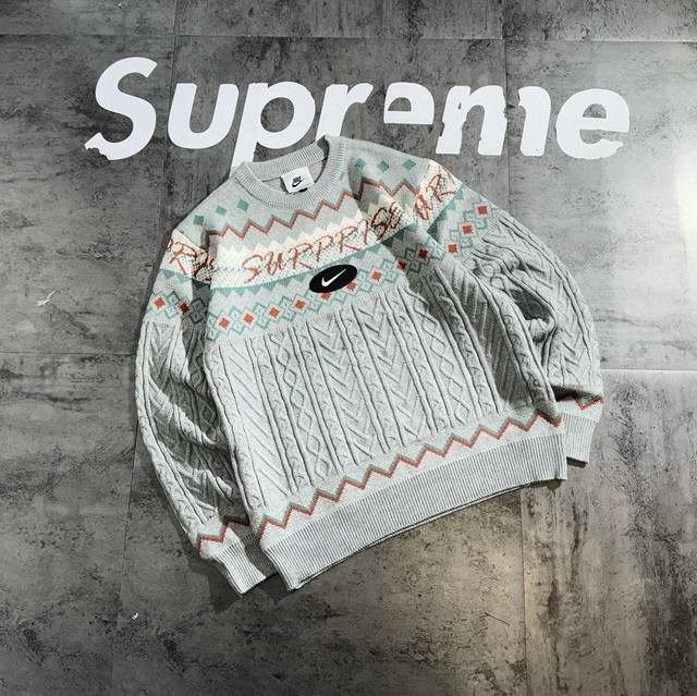 Nike Surprise Limited Edition Two-Tone Couple Crew Neck Thick Knit Sweater High-