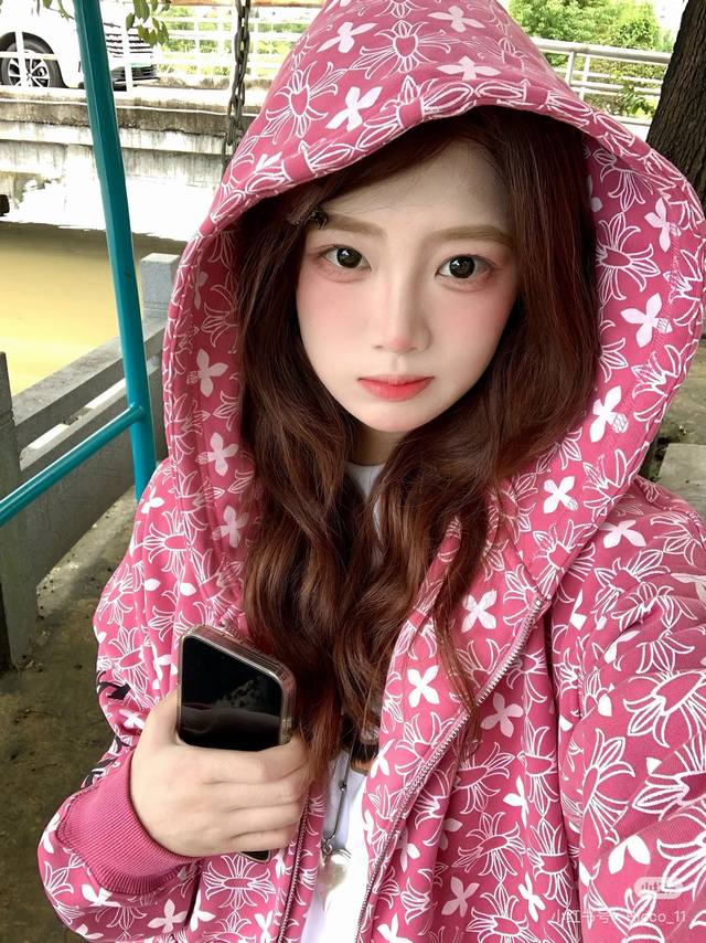 Autumn/Winter Fleece-Lined Cardigan from Chrome Hearts - New All-Over Print Pink