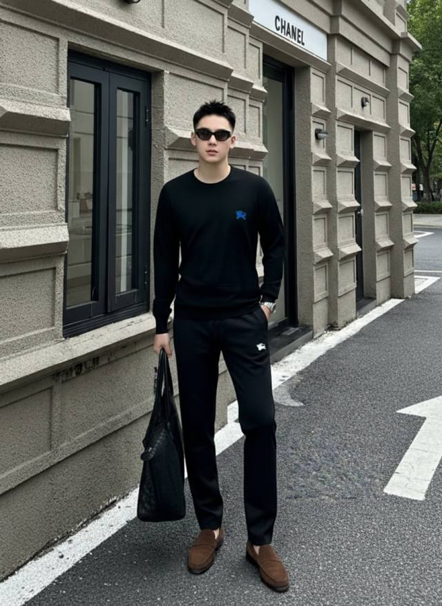 High-quality Burberry 2025 new fleece-lined equestrian casual trousers. Due to