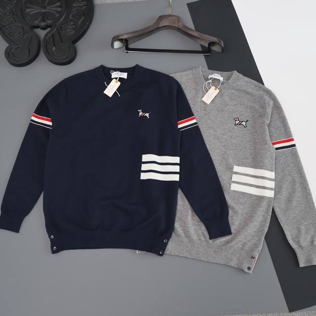 Popular winter item! Thom Browne (TB) 2025 new style couple sweater with embroi