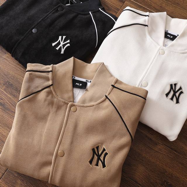 More detailed pictures showcasing the new Mlb Ny unisex baseball collar jacket!
