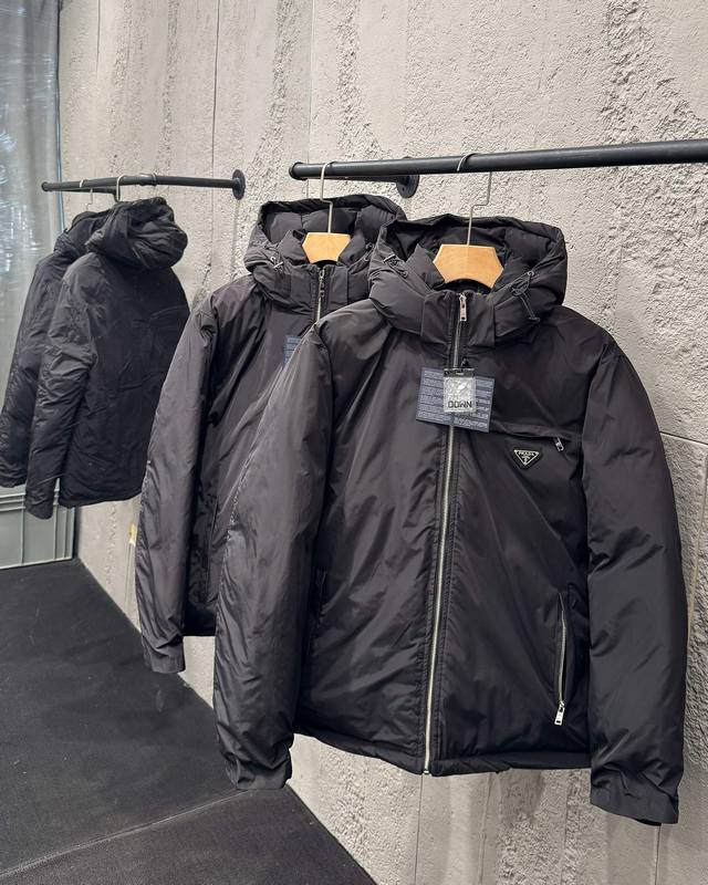 Replica version Prada*Mercedes-Benz style. 2025 High-Quality New Down Jacket - O