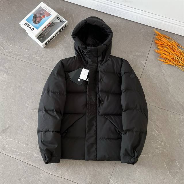 High-quality, high-quality Moncler Black Warrior down jacket! Moncler Black War