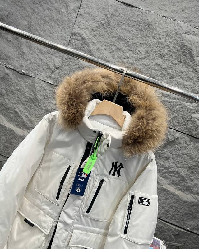 Luxury Real Fur Collar! Distinguishing it from any other version on the market,