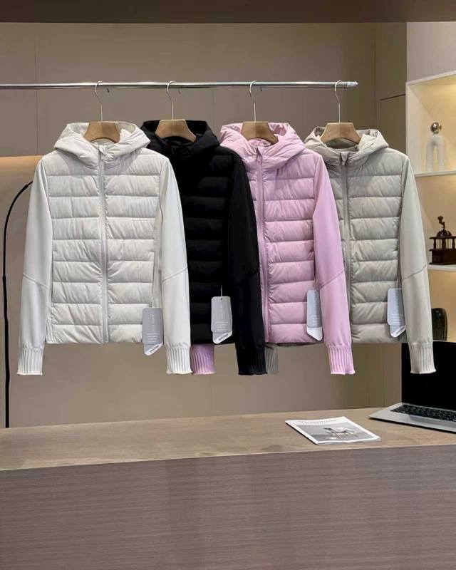 Real photos show the actual product color is really beautiful, what you see is