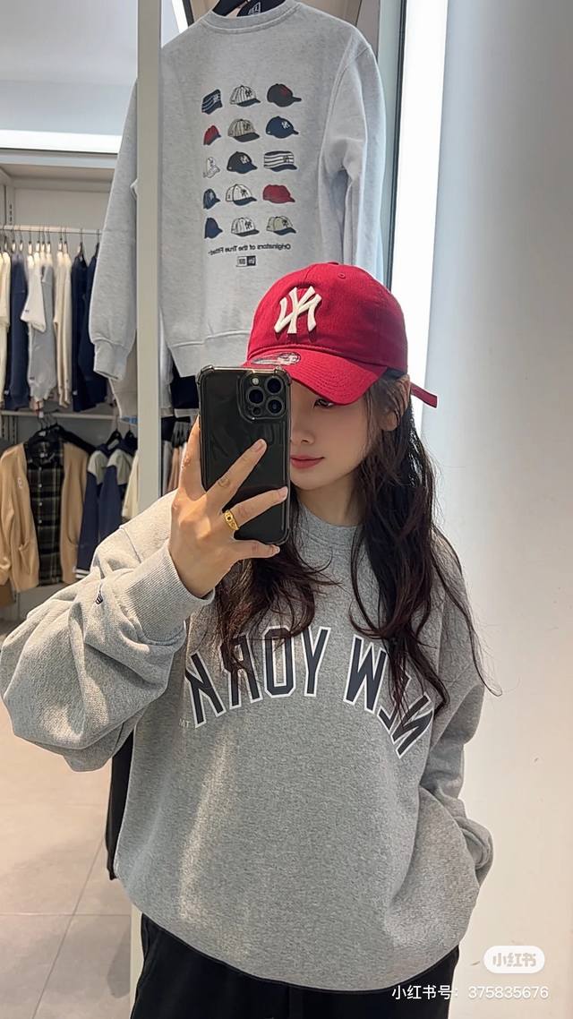 Essential preppy style outfit for a youthful look DDD