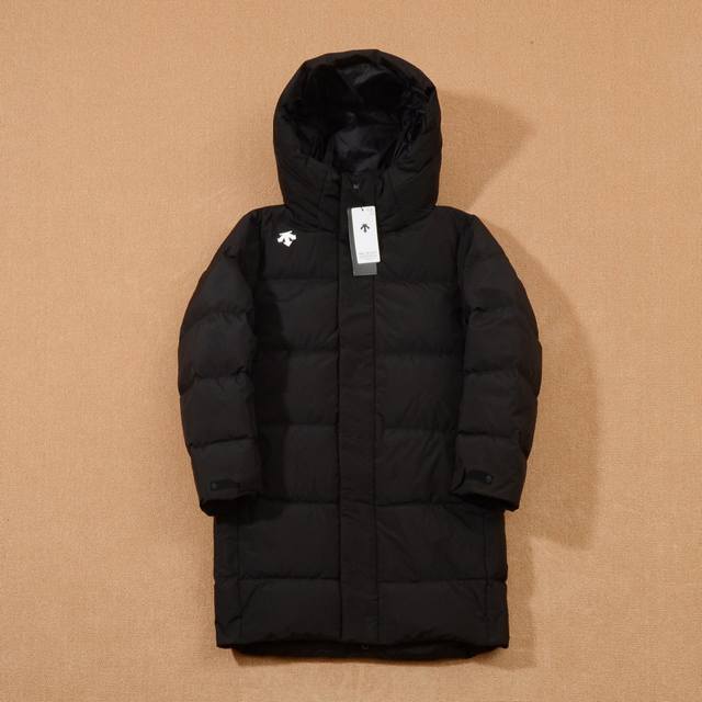 Descente's ultimate long down jacket with superior heat retention is here! Graph