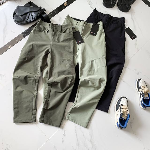 Lululemon Classic-Fit Men's Pants Size 30 *Hiking Lm5Akks These hiking pants fea