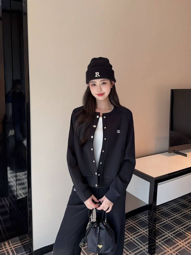 New Arrival Celine 25Ss New Casual Suit A complete outfit for effortless style.