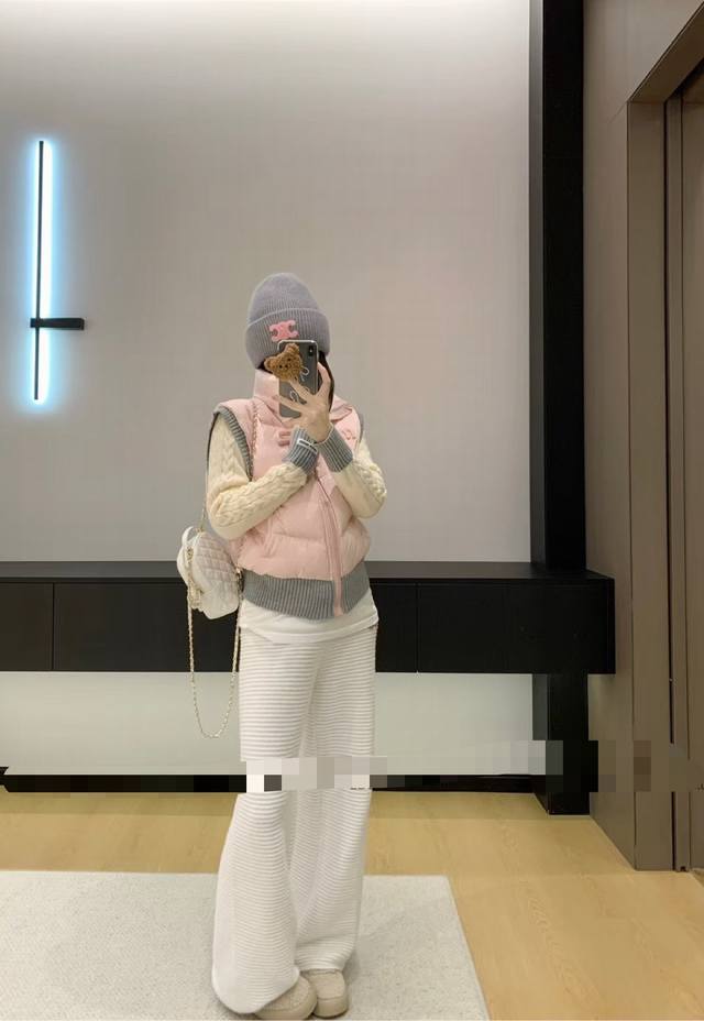 New Arrival! Miumiu 25Ss Winter New Down Jacket! Patchwork design, a must-have f