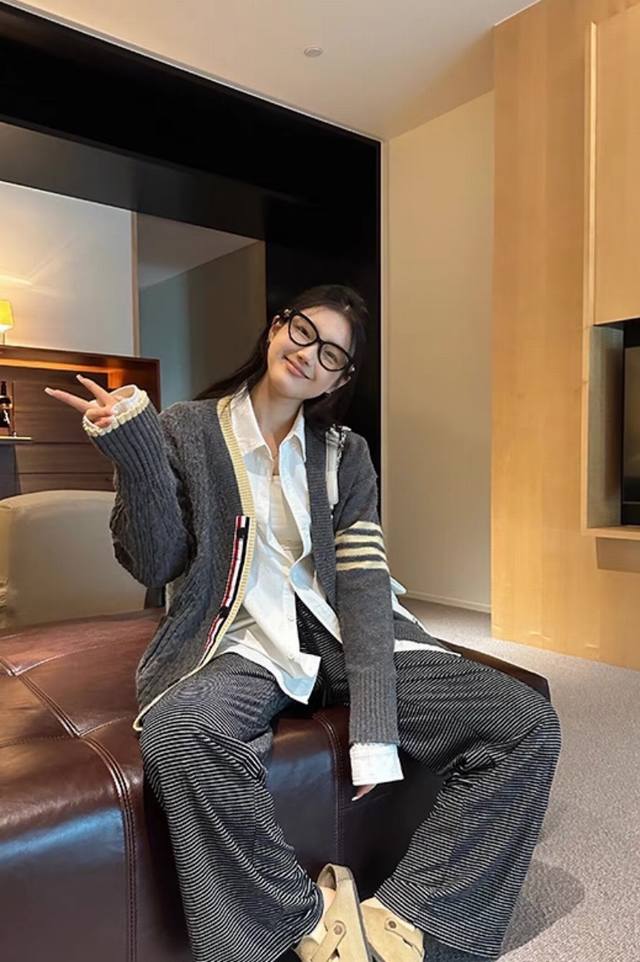 New Arrival! High-end, relaxed grey cardigan with woven ribbon design on cuffs,