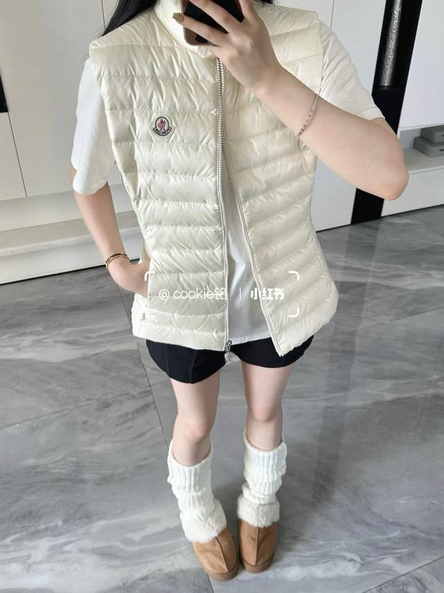 New Arrival Moncler Design-Style Slim-Fit Down Vest The off-white tone has a gen