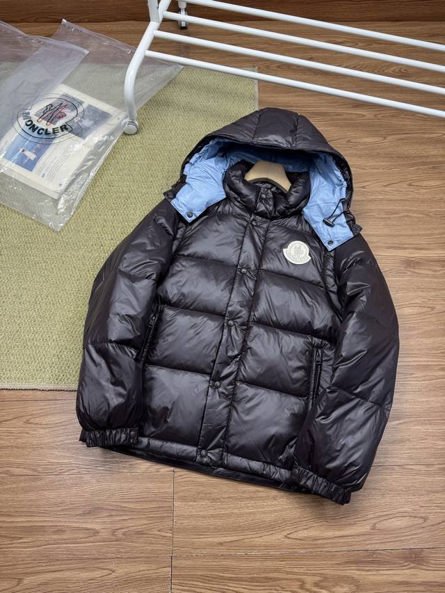 Moncler's new hooded down jacket, hood detachable! Cyclone 2-in-1 down jacket wi