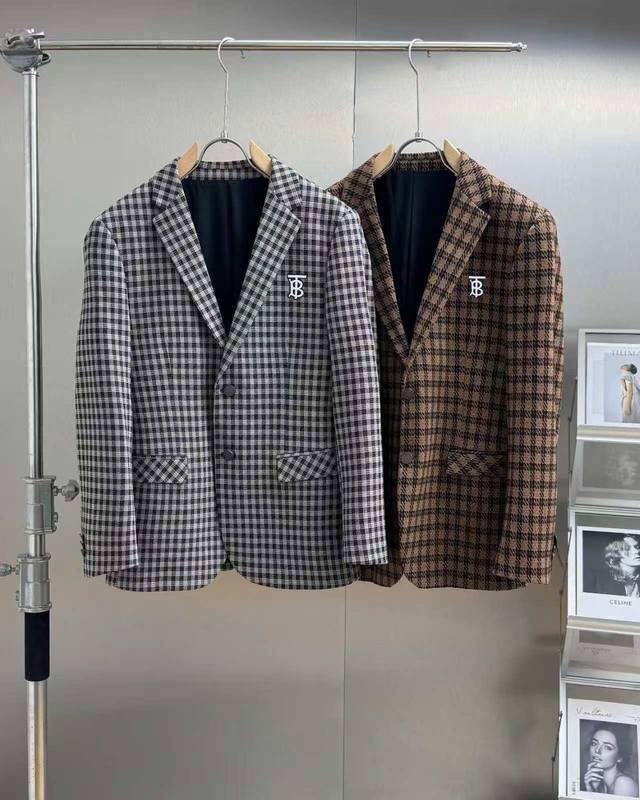Burberry Retro Check Suit, Warm Style for Winter The check pattern is always in
