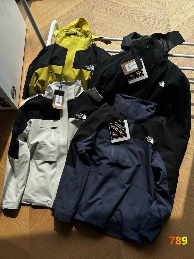 The North Face Fall/Winter 2025 New Outdoor 3-in-1 Jacket Black, Off-white, Dark