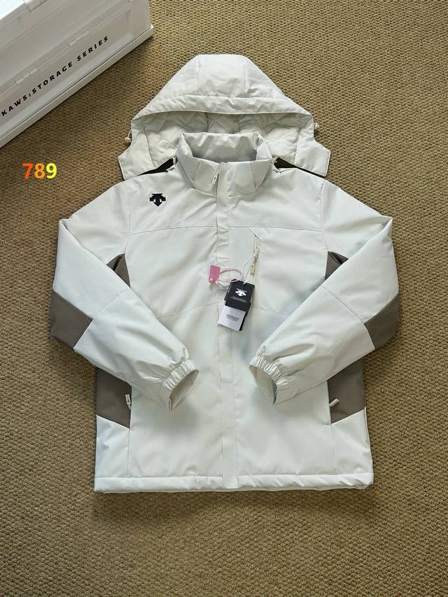 Descente Autumn/Winter New Style Waterproof, Windproof, Warm, Quilted Hiking Jac