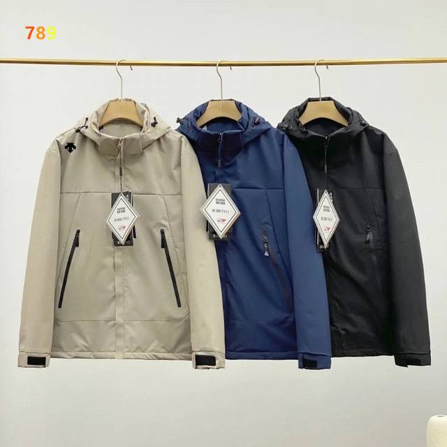 Descente Outdoor King Lightweight Waterproof Windproof Warm Hooded One-Piece Cot