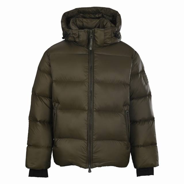 Burberry All-Color Blended Letter Logo Down Jacket Features horizontally embosse