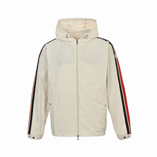 Moncler 25Fw Logo Webbing Nylon Windbreaker Jacket The fabric is made of Micro C