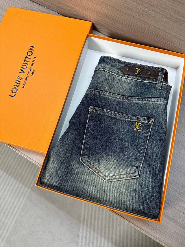 Lv (Louis Vuitton) 25Ss Summer New Arrival Jeans, High-end Quality, Super Soft a