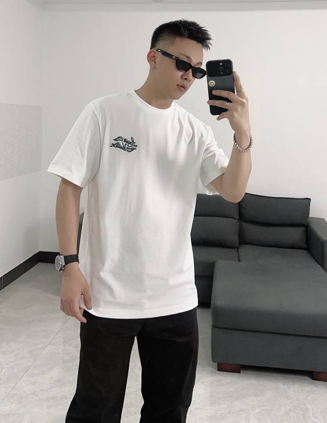 Louis Vuitton 2025 Summer New Embroidered Loose Short-Sleeve T-Shirt, Unisex Thi