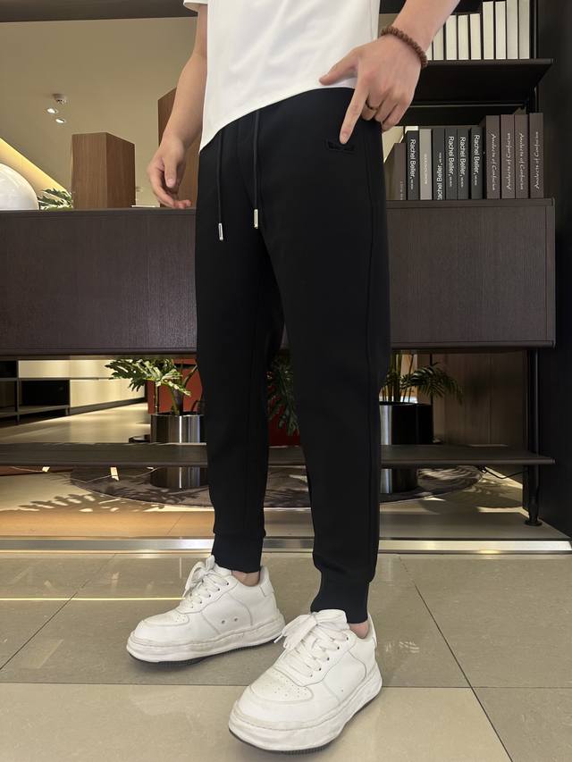 Fendi 2025 Summer New Casual Pants! Available simultaneously on the official web