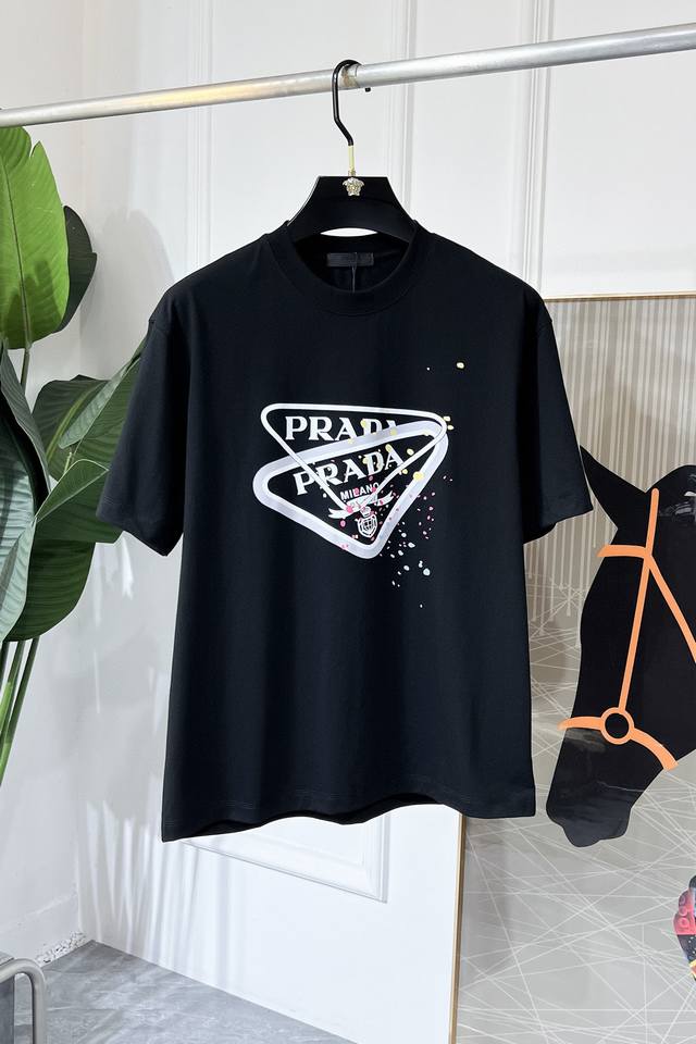 prada- 2025Ss Year of the Snake Spring/Summer Premium Short-Sleeve T-Shirt, Offi