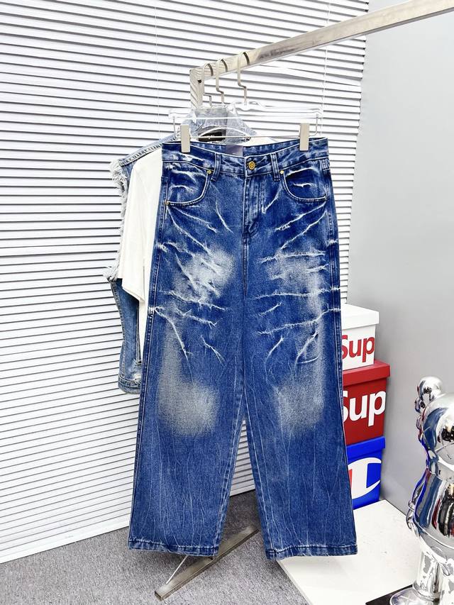 Lv Men's Fashionable Wide-Leg Jeans, Officially Featured in Catalog and Poster S