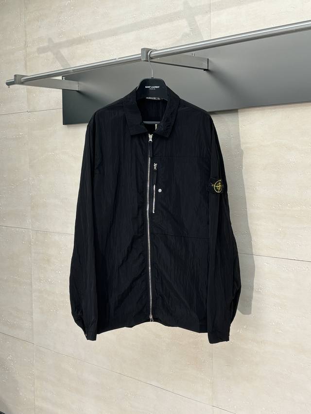 Stone Lslan* Stone Island Armband Logo Jacket DDD. Made of nylon fiber using a m