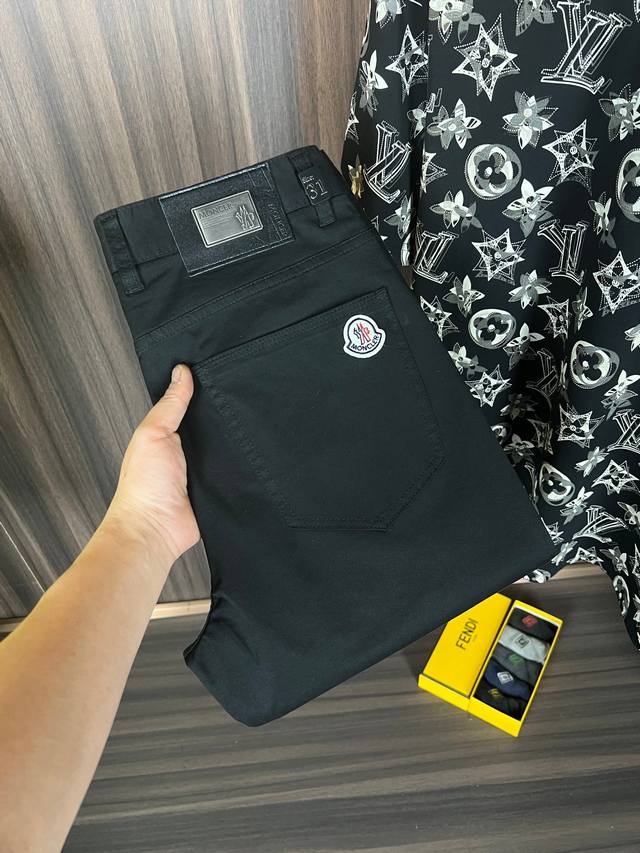 Moncler 2680 Spring/Summer New Arrival - Available in physical stores. Premium