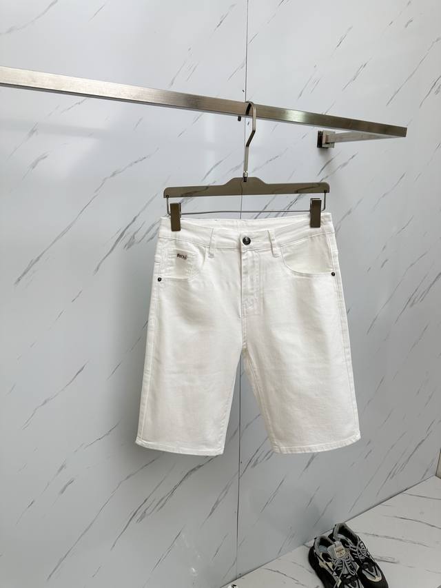 Available at Prada official website and boutiques, original factory overrun, su