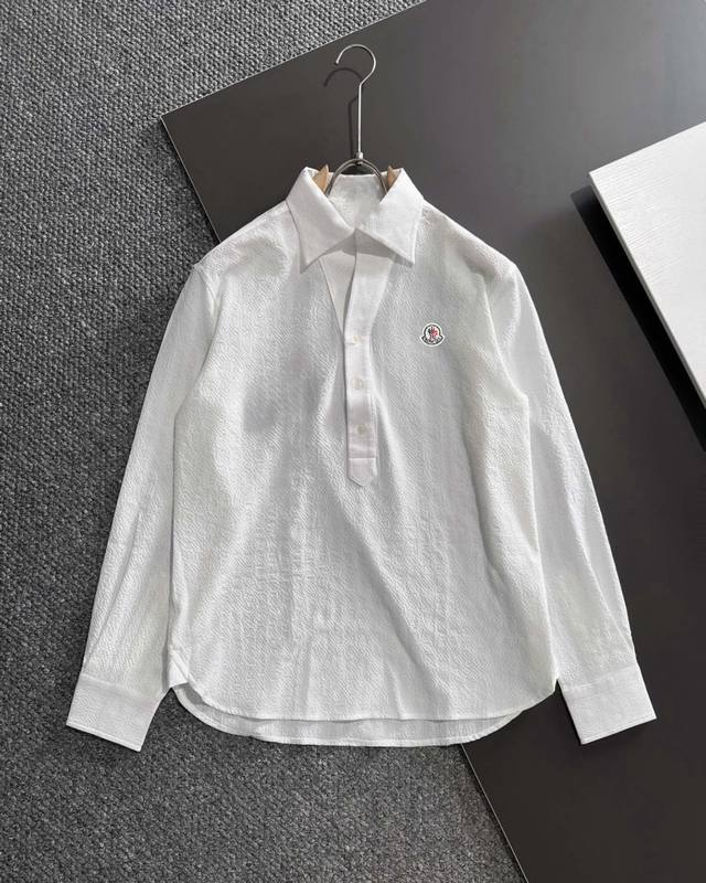 Moncler's latest autumn/winter men's must-have shirt, comfortable and breathabl