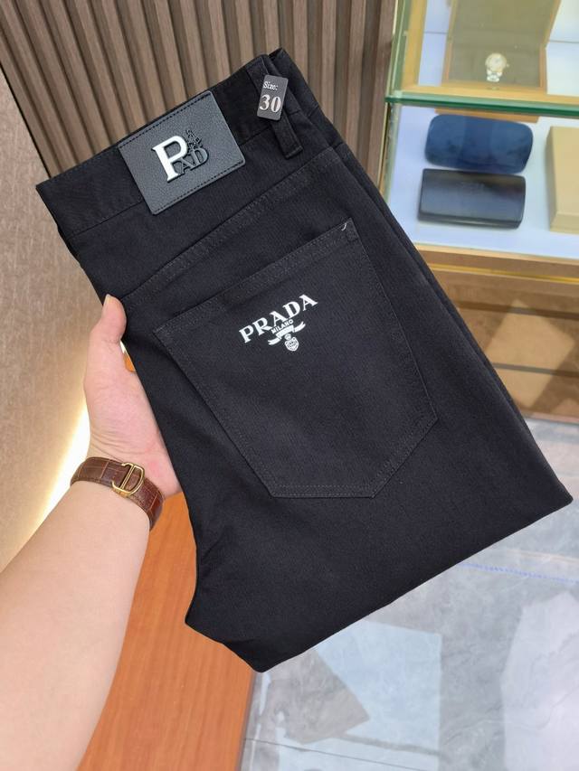 Prada's newest arrival! 2680 New Spring Festival hot-selling item, available in