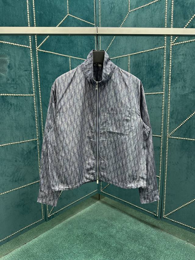 Dior's new 25Ss zip-up shirt features Dior's classic Oblique print. Crafted fro
