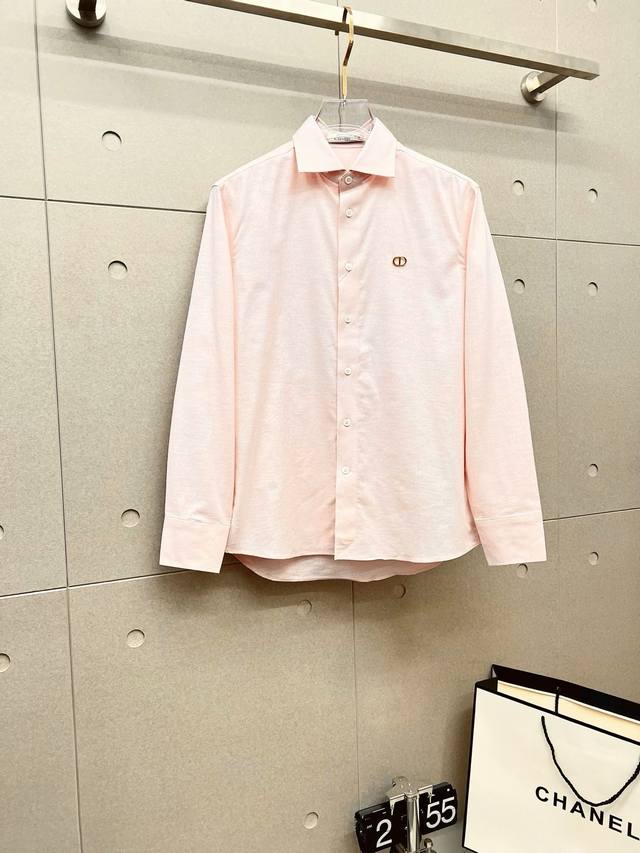 Dior 25Ss New Long-Sleeve Shirt. Overall, it exudes understated luxury and sophi