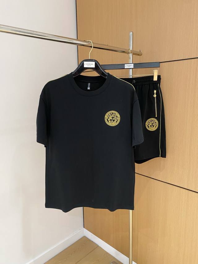 Versace 2025 New Suit uses exclusive imported custom fabric supplied by the cus