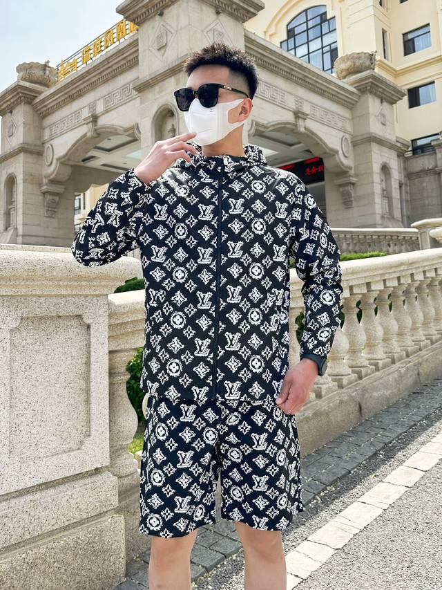 Louis Vuitton LV 2025 Summer Sun Protection Shirt and Shorts Set. Synchronized