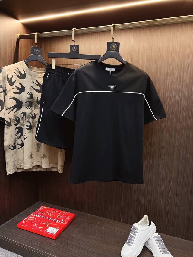 Prada 2025 New Suit Set uses exclusive imported custom fabric supplied by the c