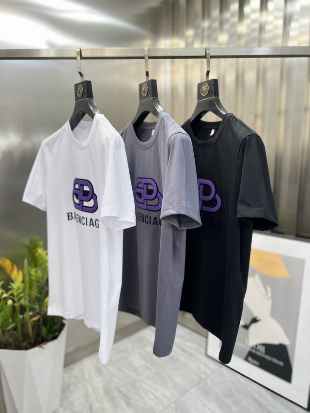 Balenciaga 2025 Spring/Summer New Arrival T-shirt with all tags included. Great