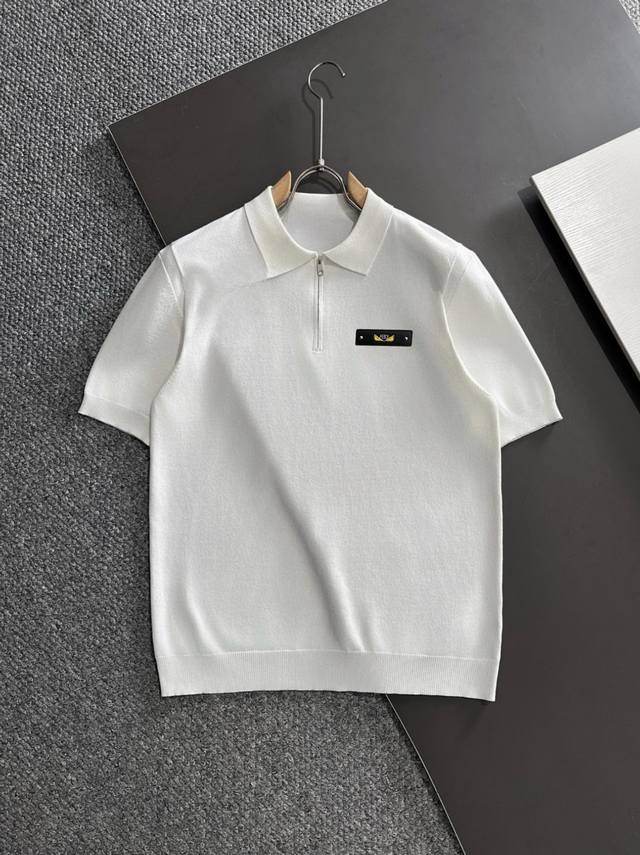 Fendi 25Ss New Knit Short-Sleeve T-Shirt, a super classic design, simple and wi