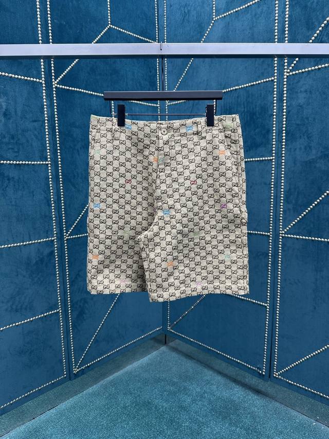 G brand 25Ss new shorts crafted from camel and dark brown GG canvas, embellished