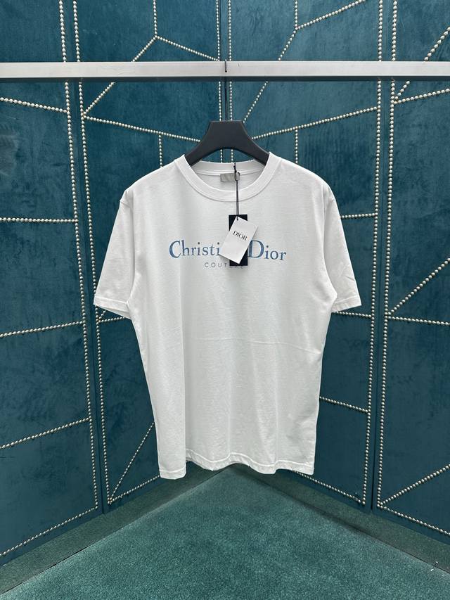 The new Christian Dior Couture T-shirt for Fall 2025 is a new addition to the m