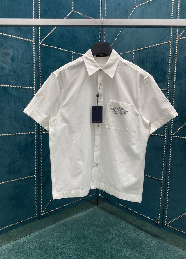 Louis Vuitton 25Ss New Short-Sleeve Shirt. This cotton short-sleeve shirt featu
