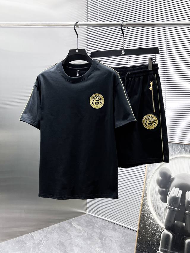 Versace 2025 Spring/Summer New Casual Short-Sleeve and Shorts Set, High-End Ver