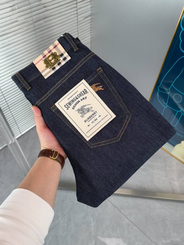 Burberry New Arrival! 2680 New Year Hot Item! Available in Department Stores! P