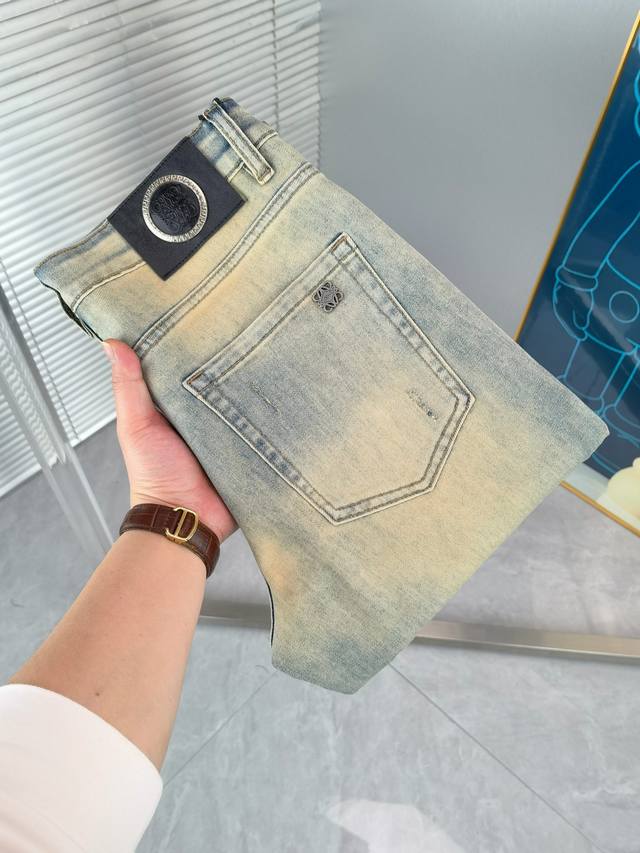 Loewe's newest arrival! 2680 New Spring Festival hot-selling item, available in