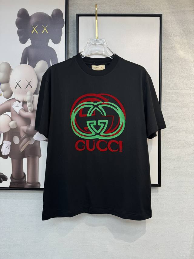 Gucci 2025 New Arrival: Crew Neck Short-Sleeve T-Shirt. Made with premium Xinjia